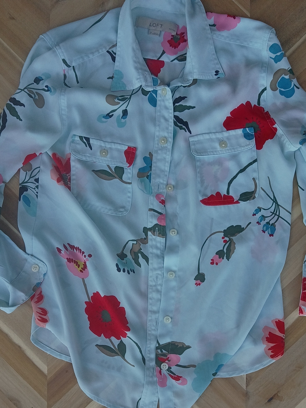 LOFT 🥀 Light Blue Floral Button Down Blouse 🌼